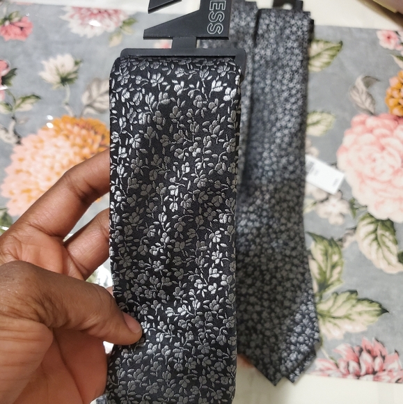 Mens Ties - Picture 2 of 3